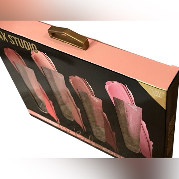 MAX Studio 4 piece Tinted Lip Balm Collection Set! NIB AND GIFT READY🔥 - Picture 5 of 8